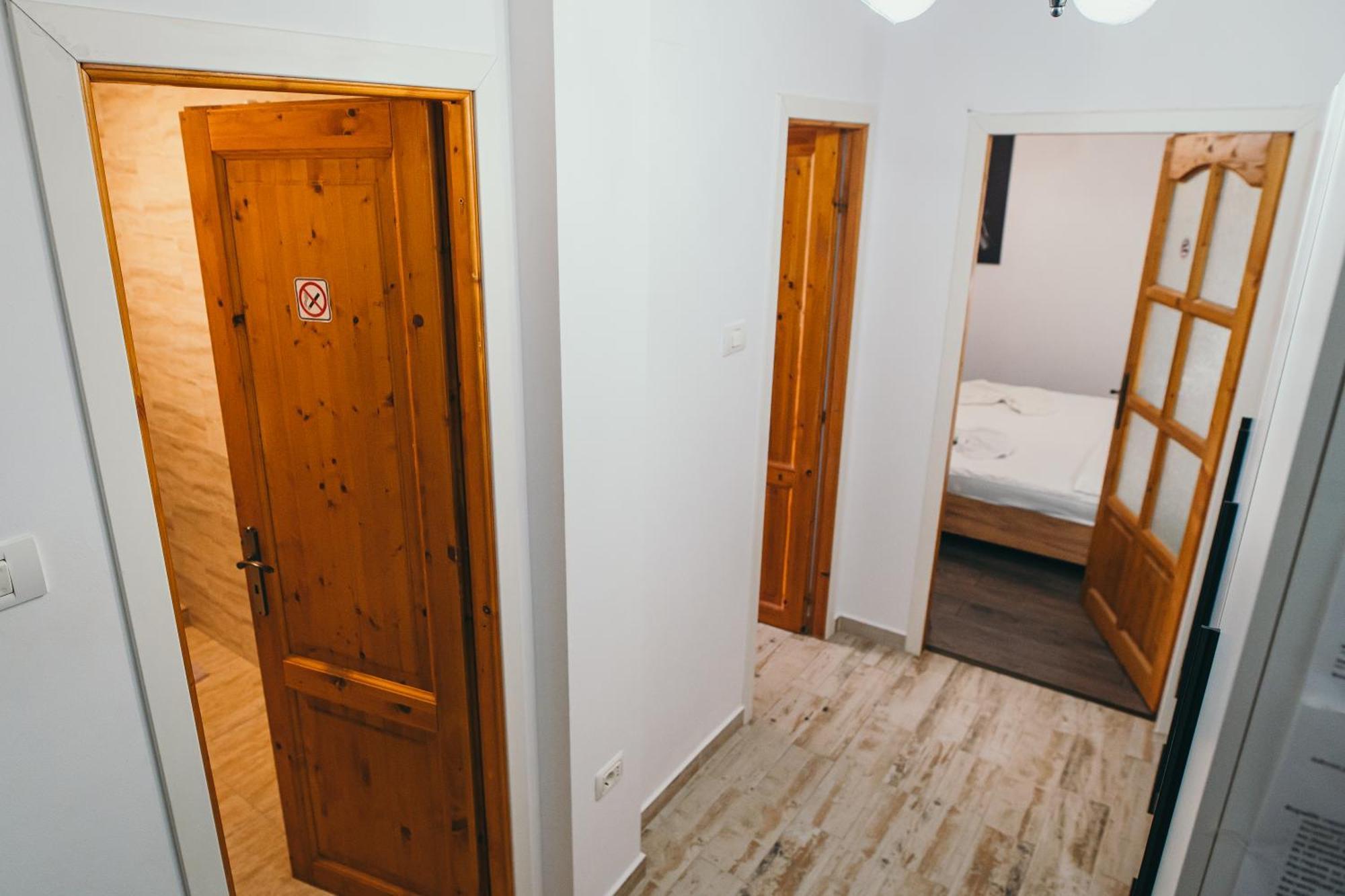 Insomnia Studio Дробета-Турну Северин Екстериор снимка